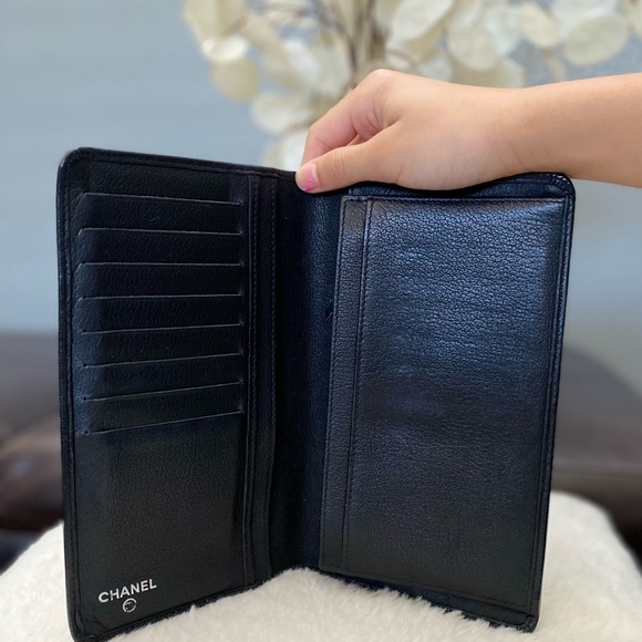 CHANEL Camellia CC Leather Checkbook / Wallet - Picture 10 of 12